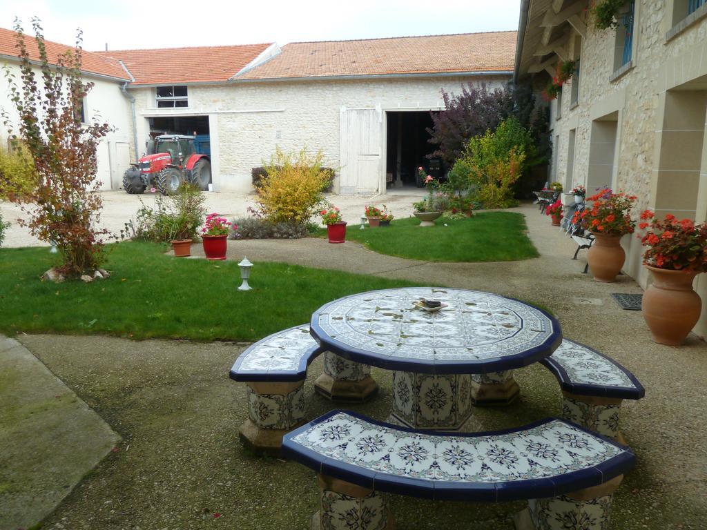 Val de Vesle Les Chambres D'Hotes Joy מראה חיצוני תמונה